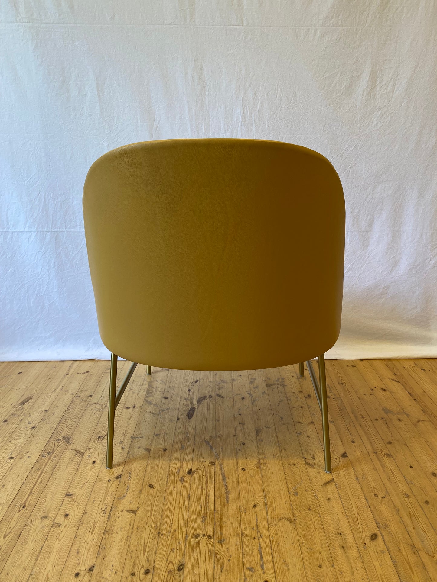 Viccarbe Aleta-nojatuoli, design Jaime Hayon