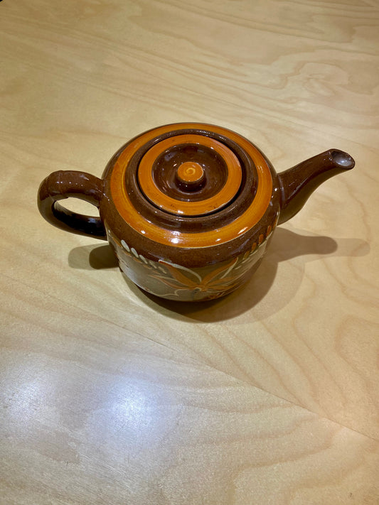 Kupittaan savi, ruskea teekannu