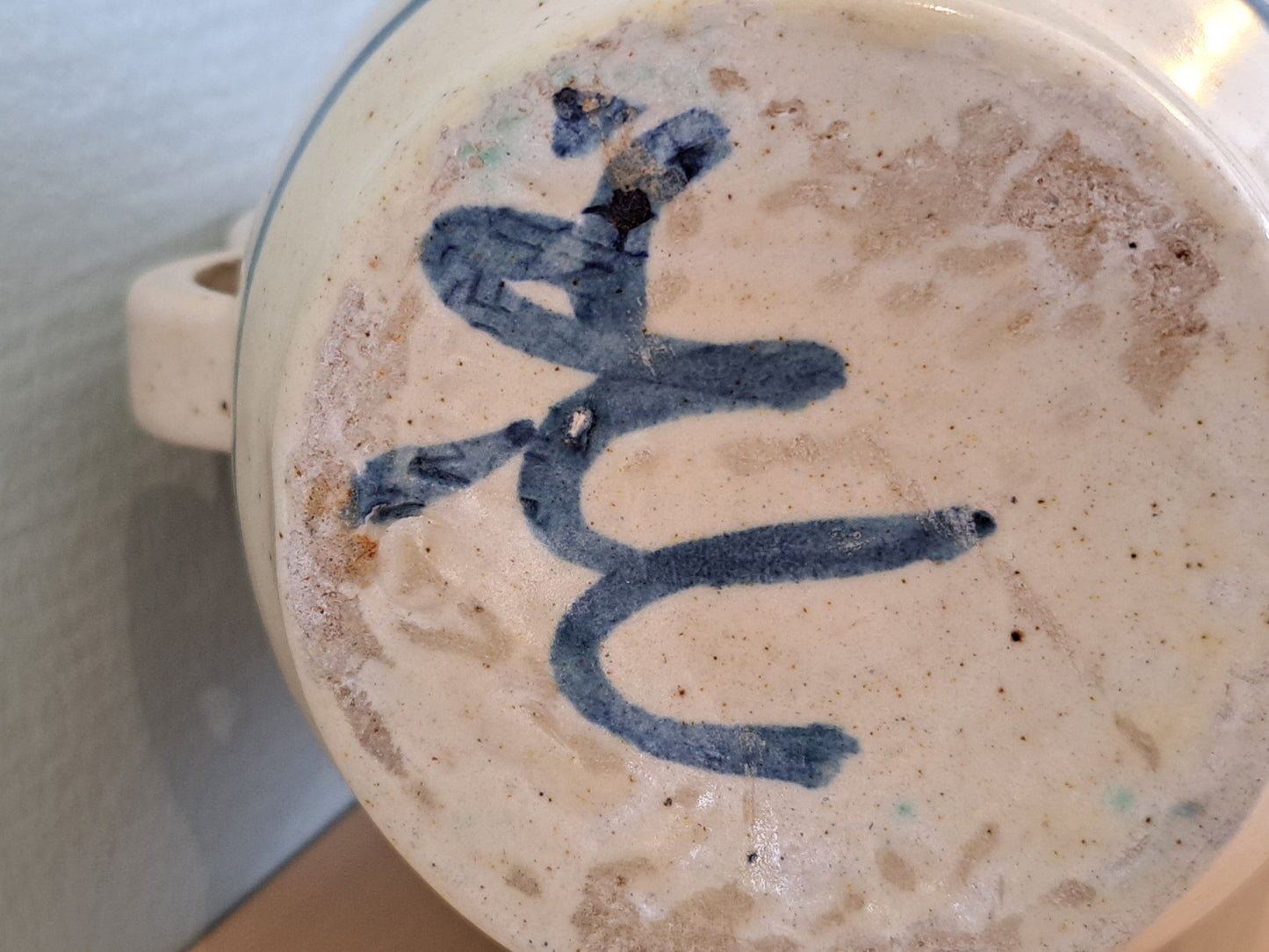 Kupittaan savi, kannu,