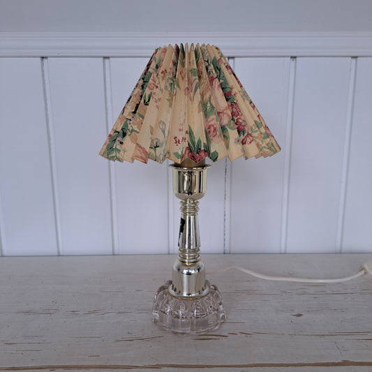 Romanttinen pöytävalaisin