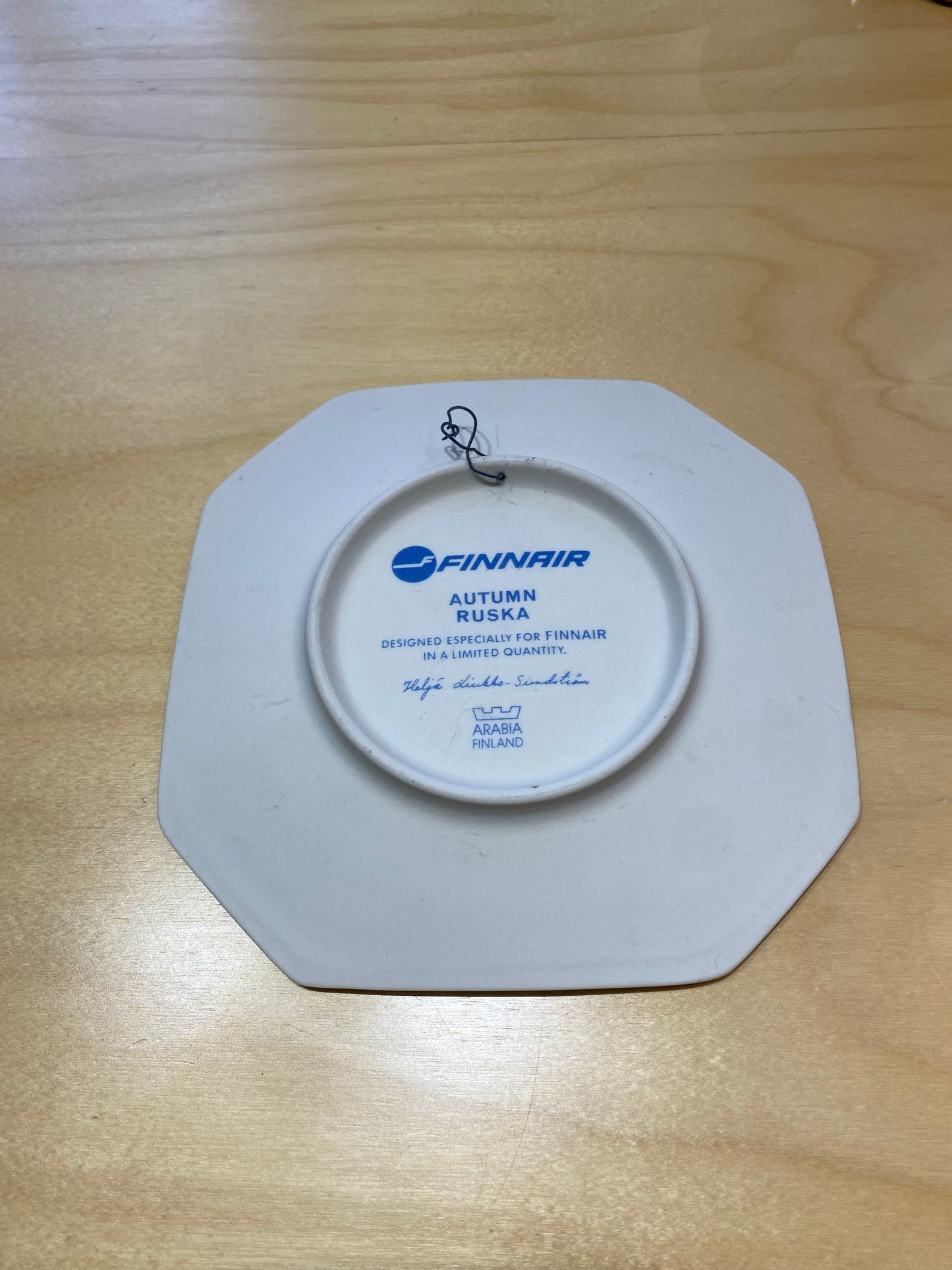 Arabia, Heljä Liukko-Sundström, seinälautanen, Finnair, Autumn, Ruska