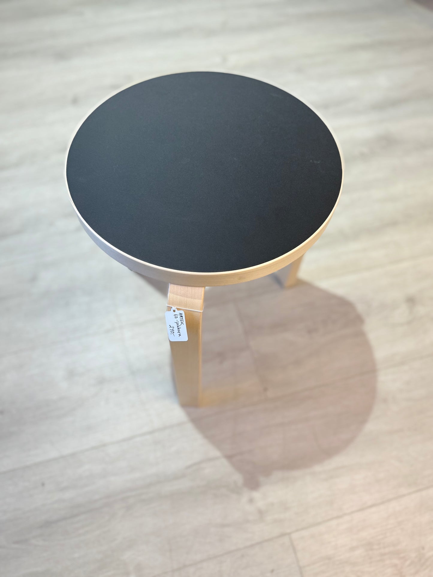 Artek, Aalto jakkara 60