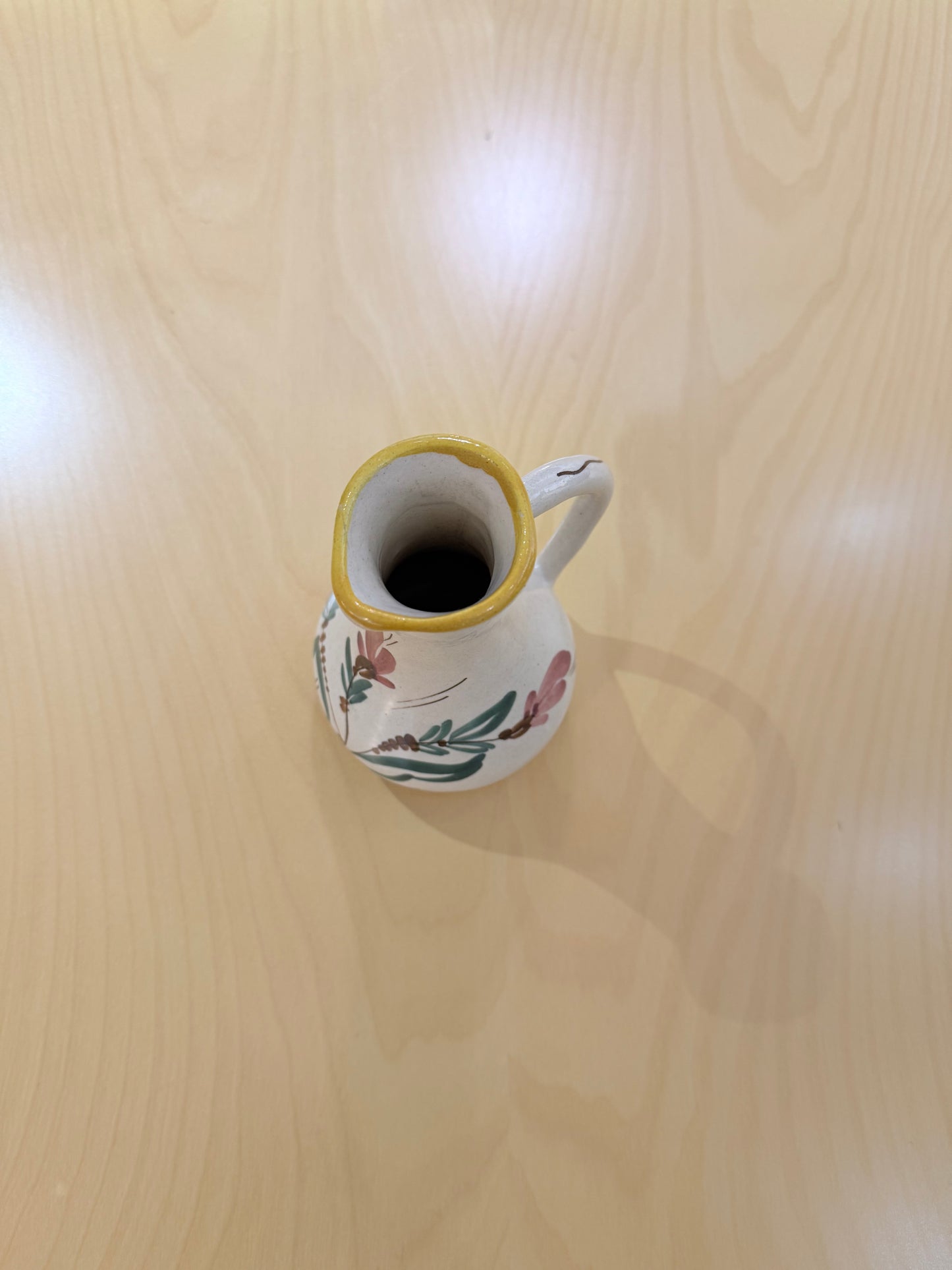 Kupittaan savi, vaalea kannu