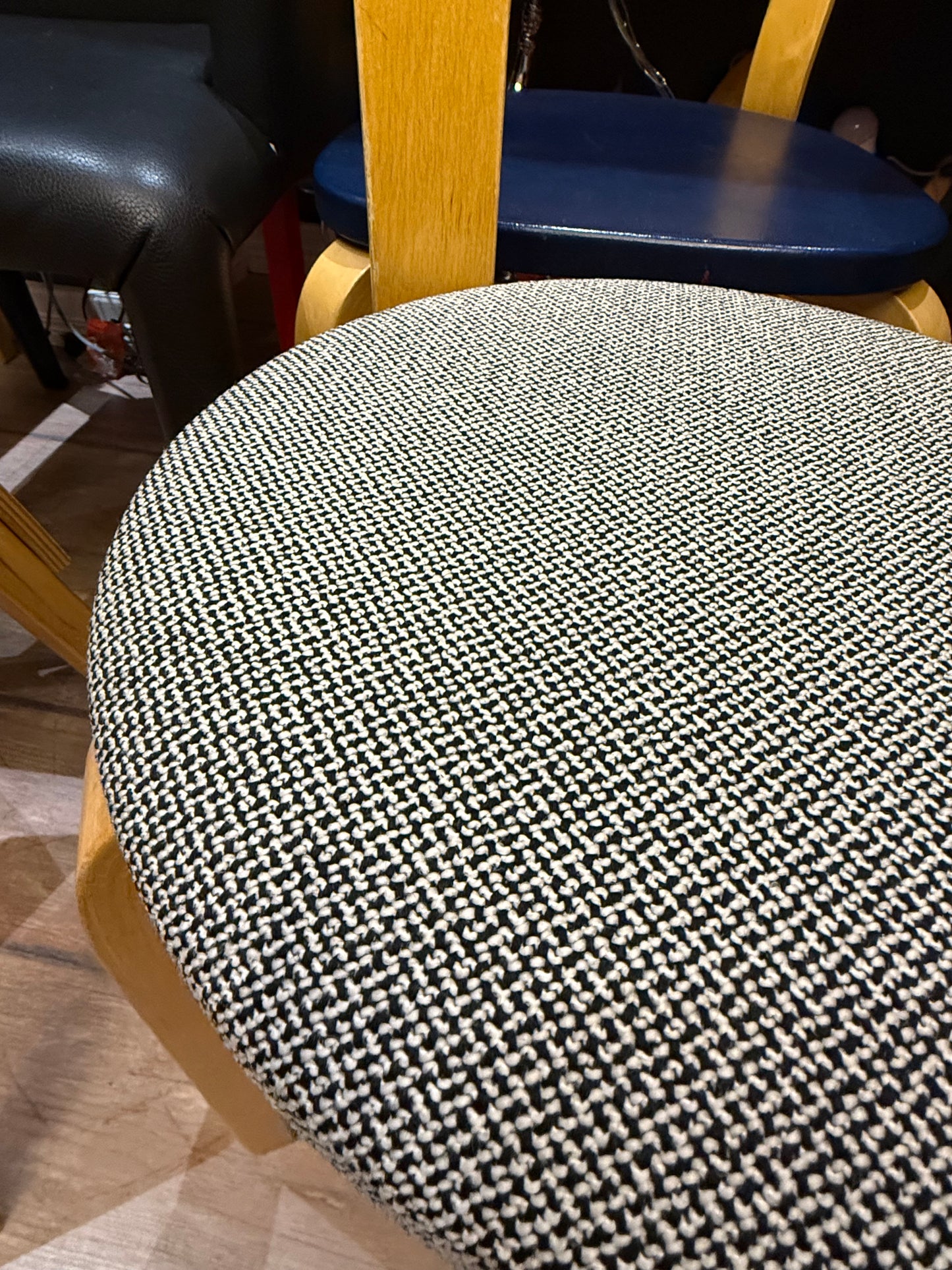 Artek, Aalto tuoli 65, 2 kpl