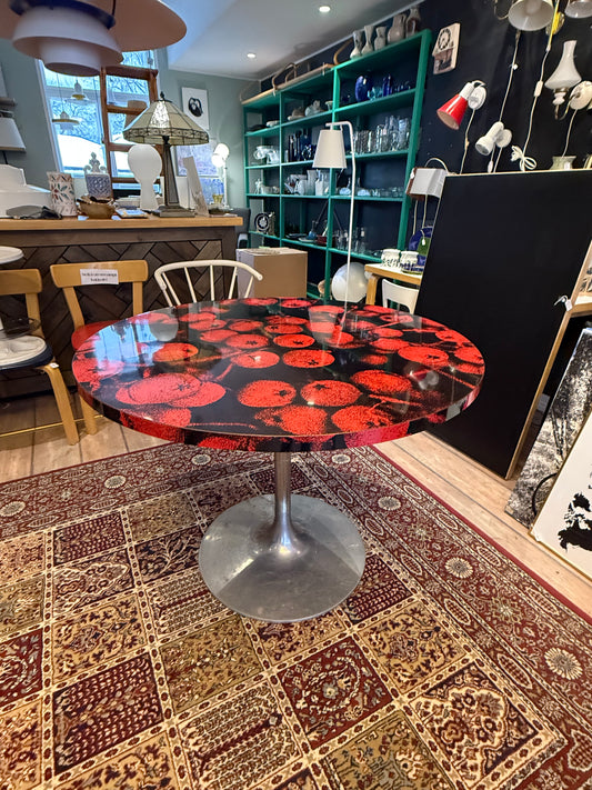 Marimekko, "Pihlajanmarja" vintage ruokapöytä