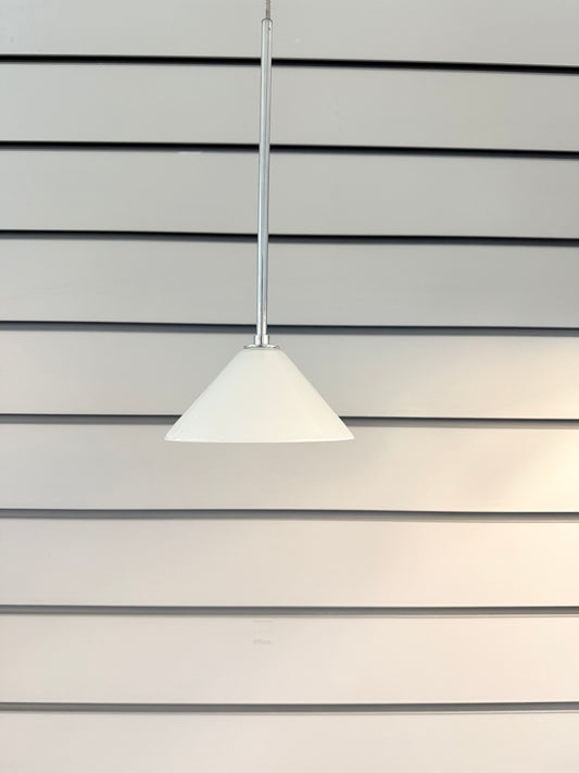 Valkoinen riippuvalaisin