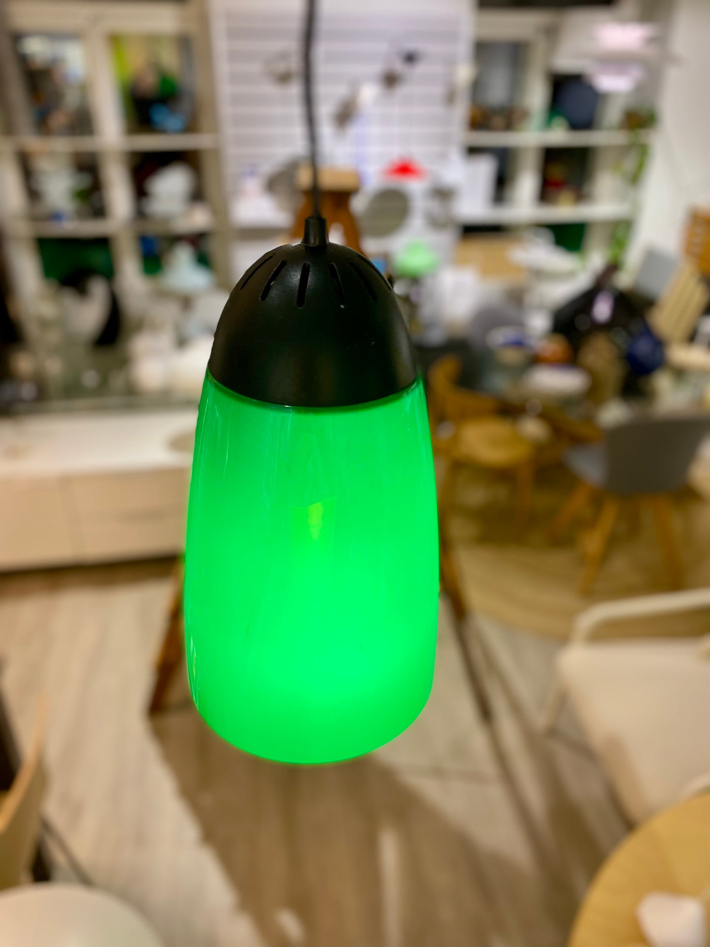 Lival, retro kattovalaisin