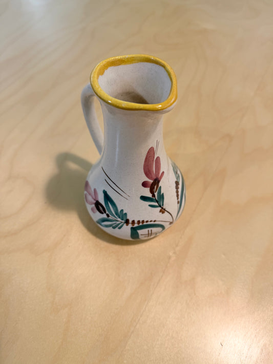 Kupittaan savi, vaalea kannu