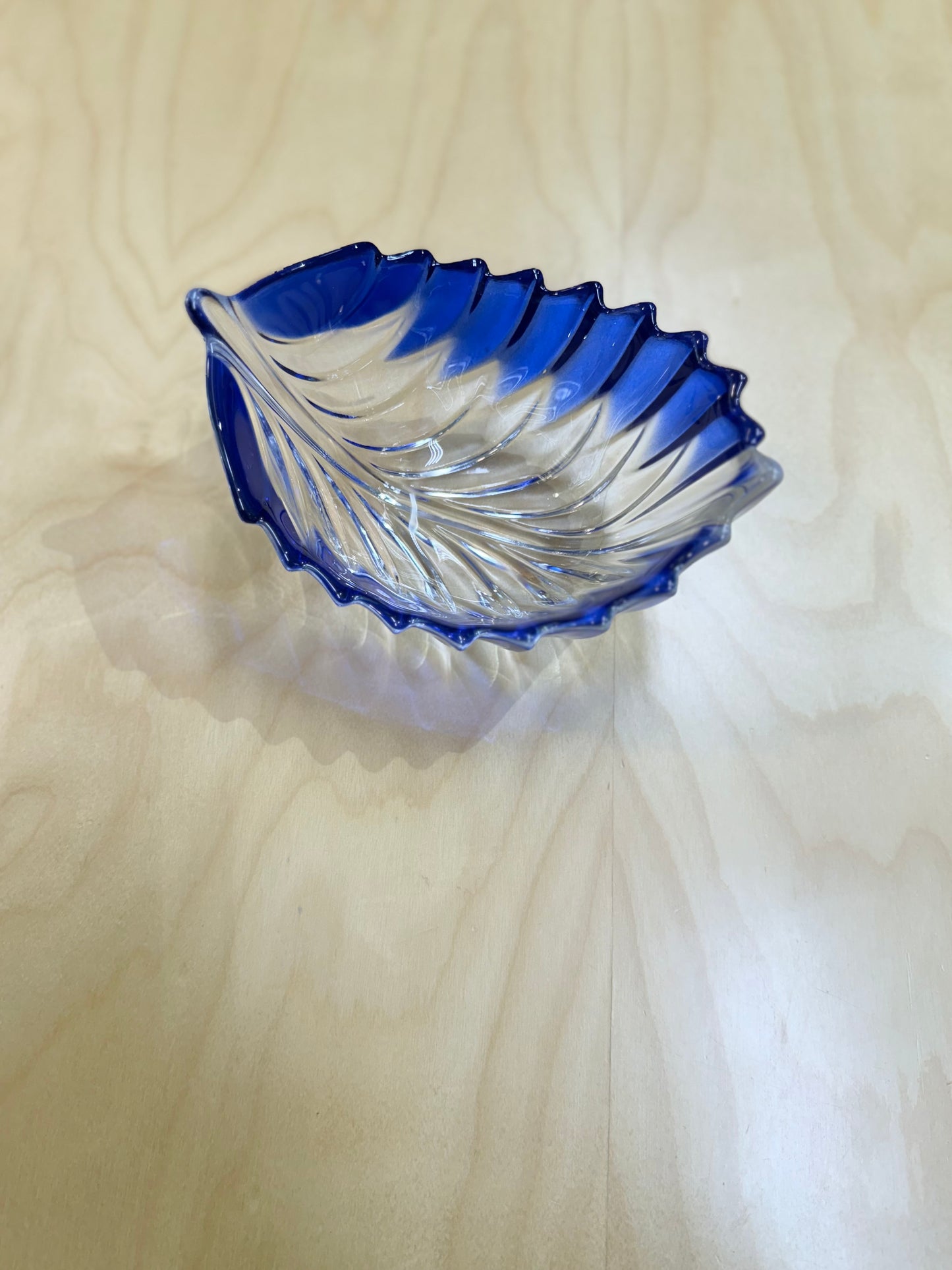 Walther Glass, lasinen lehtikulho