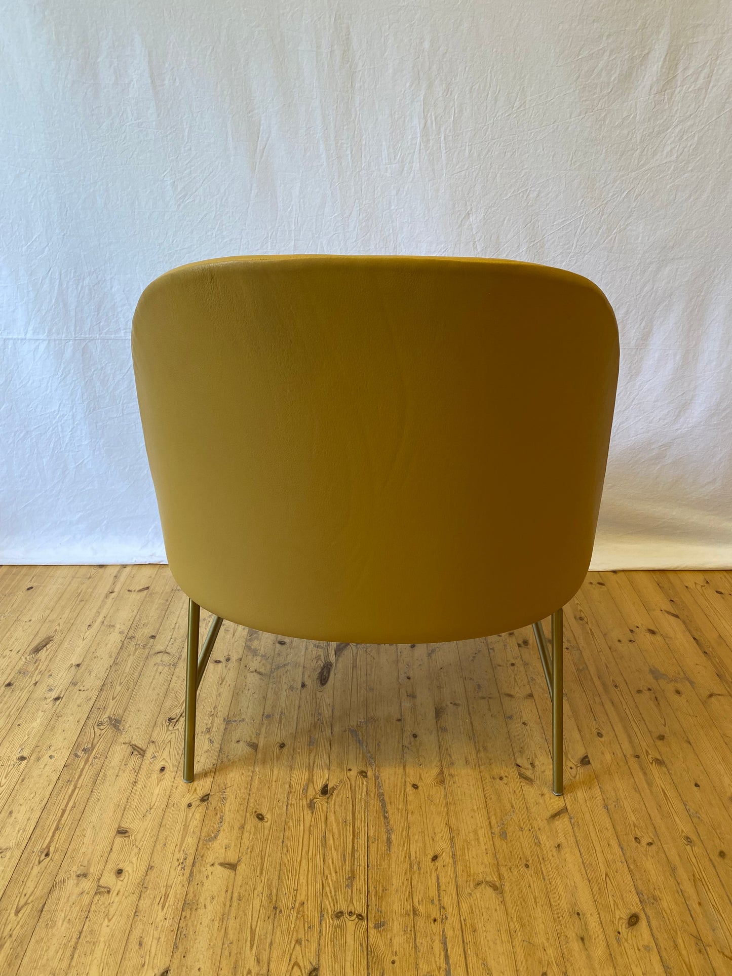Viccarbe Aleta-nojatuoli, design Jaime Hayon