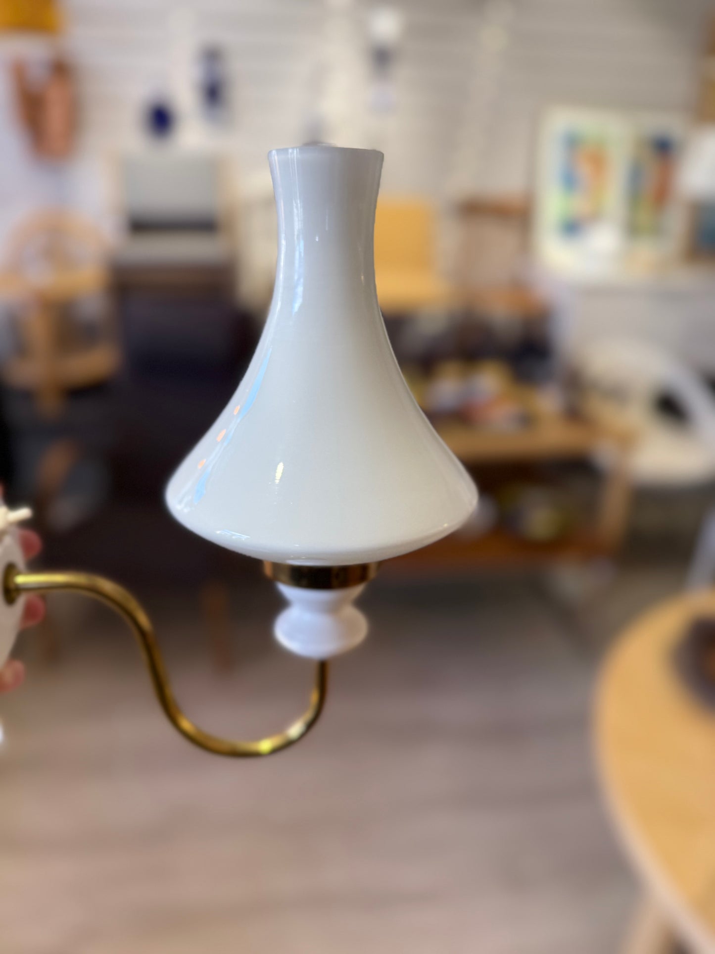 Lival seinävalaisin