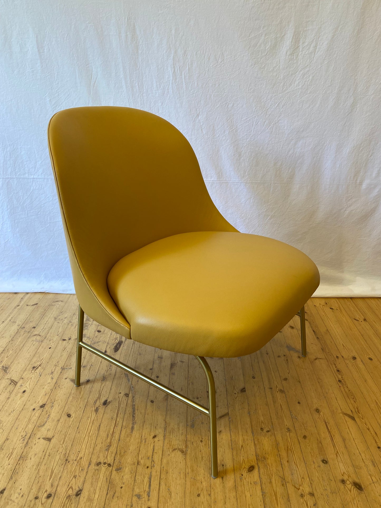 Viccarbe Aleta-nojatuoli, design Jaime Hayon
