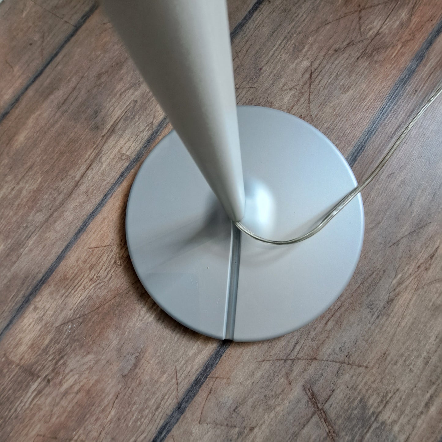 Artemide, Melampo lattiavalaisin