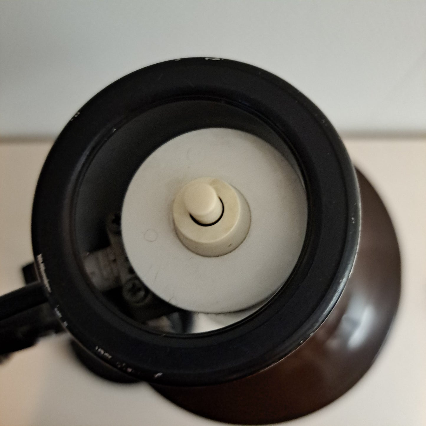 Aris, pöytävalaisin