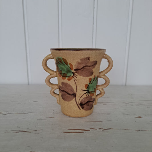 Kupittaan savi, maljakko, "sivukorvat"