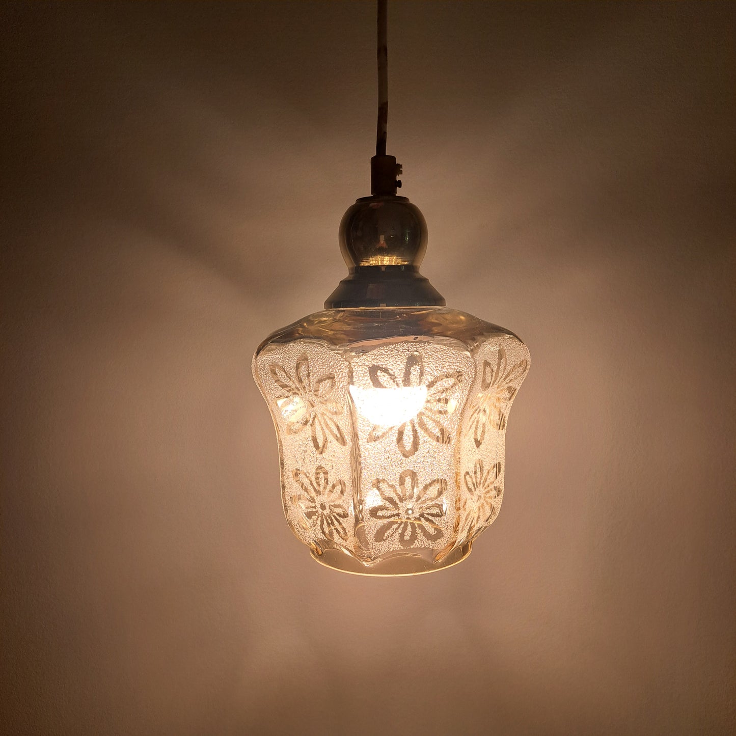 Hyval, vintage riippuvalaisin