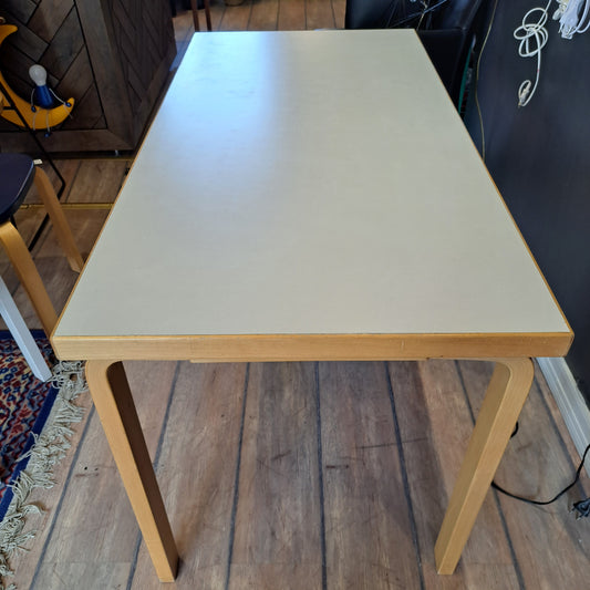 Artek, Aalto pöytä 80A, valkoinen laminaatti