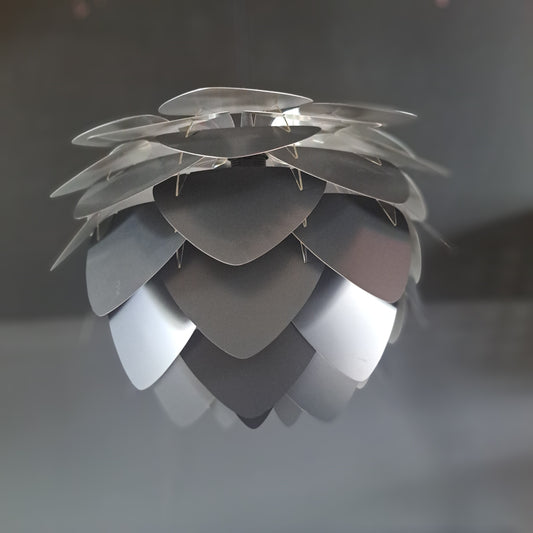 Umage Silvia, riippuvalaisin