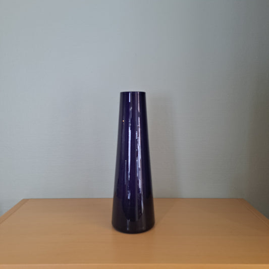 Nuutajärven lasi, maljakko 1404, Saara Hopea