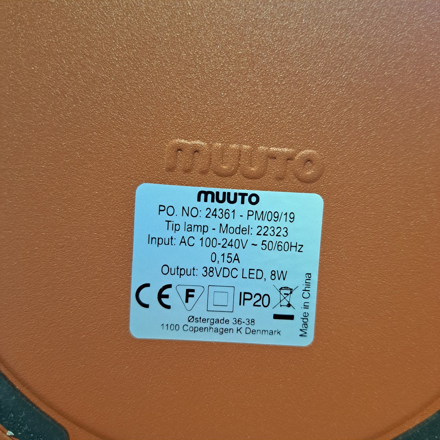 Muuto, TIP pöytävalaisin