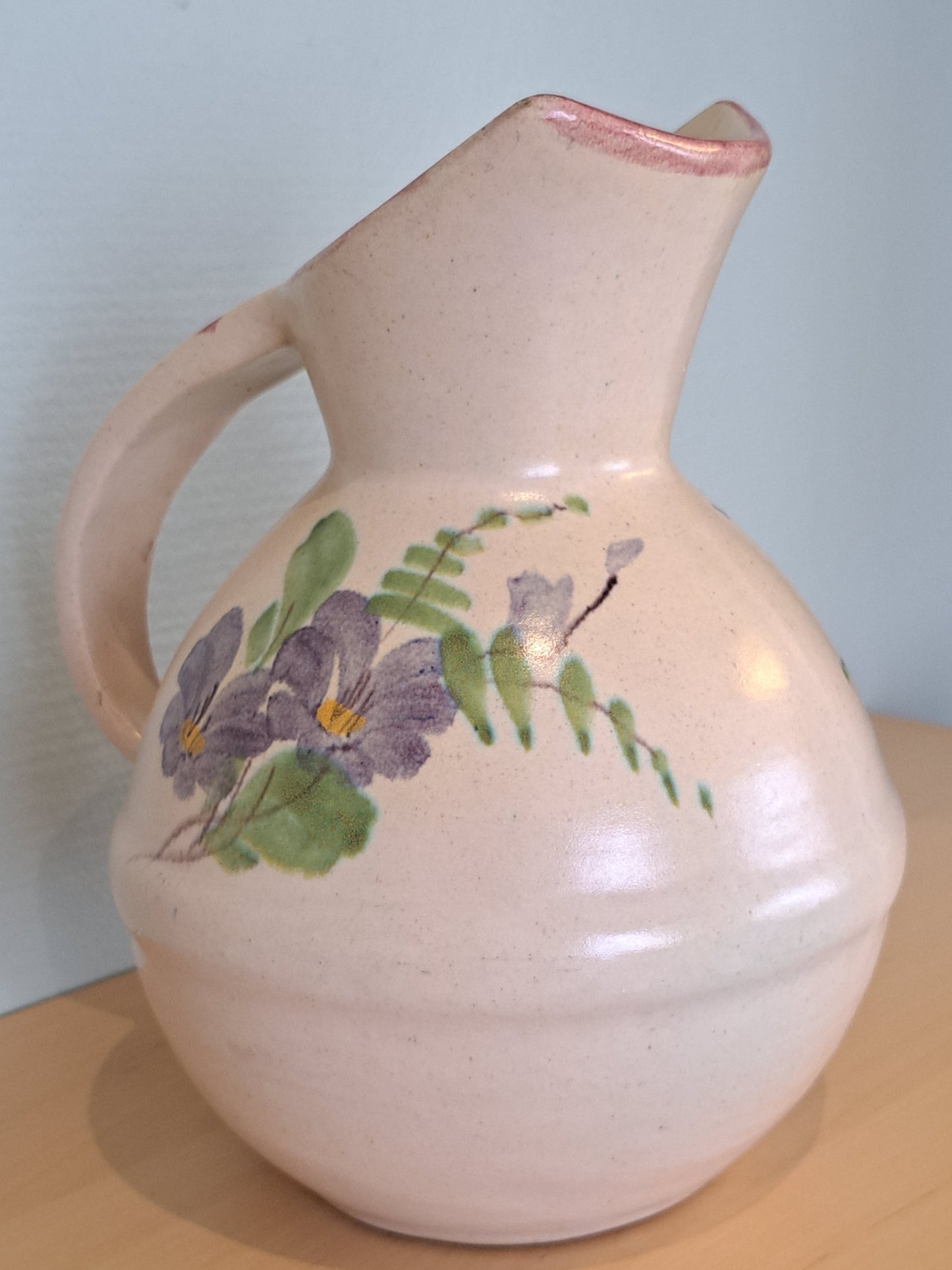 Kupittaan savi, kannu/maljakko