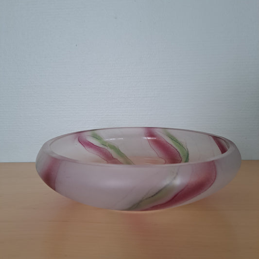 Lasinen tarjoiluastia