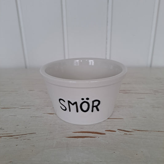 Valkoinen voi-purnukka