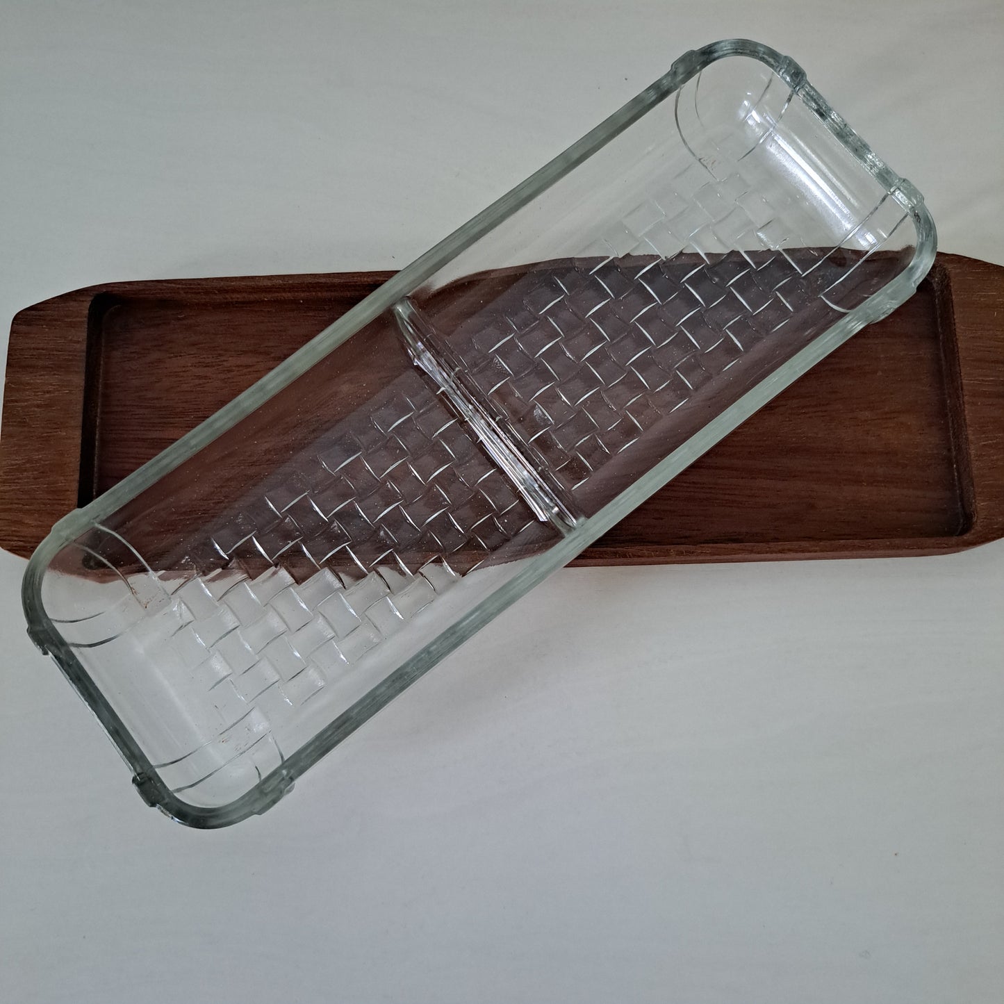 Teak-alunen ja lokerovati