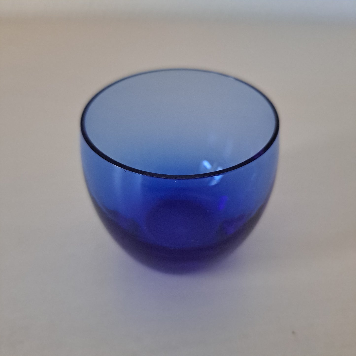 Kumela, siniset lasit