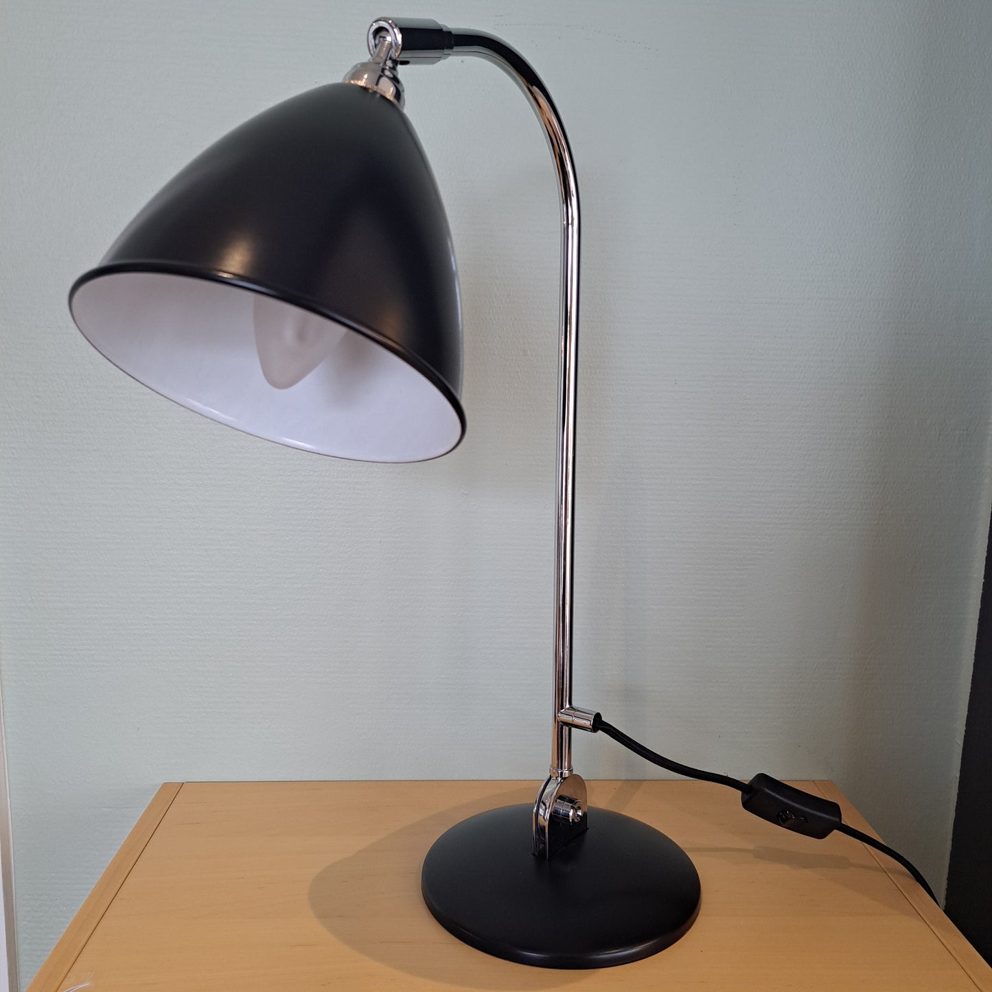 Gubi, Bestlite BL2 pöytävalaisin