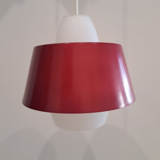 Valinte, punainen vintage valaisin