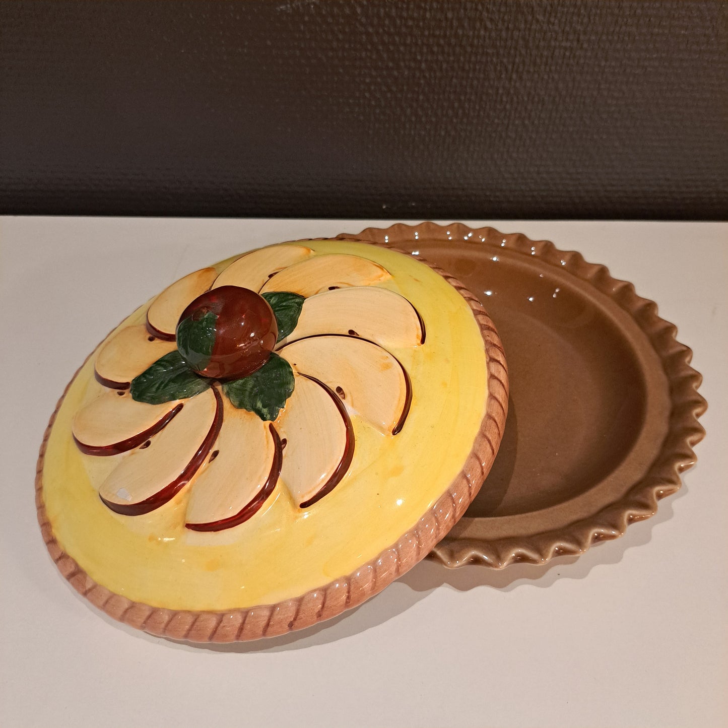 Piirakkavuoka, kannellinen, M