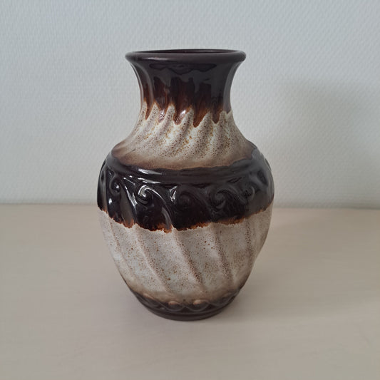 Carstens Thönnieshof, ruskea ruukku