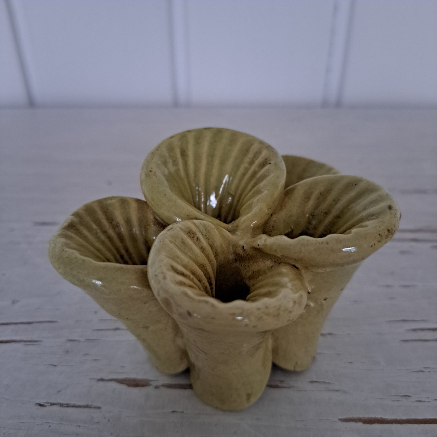 Kupittaan savi, kukkapidike