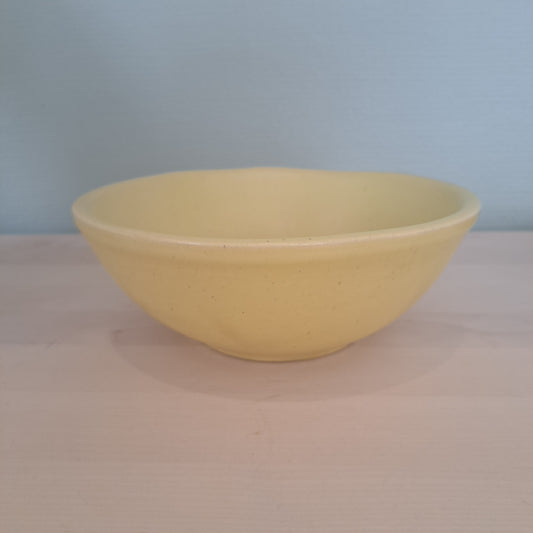 Kupittaan savi, keltainen kulho