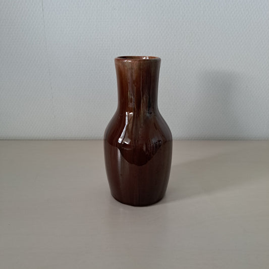 Kupittaan savi, pullomainen maljakko