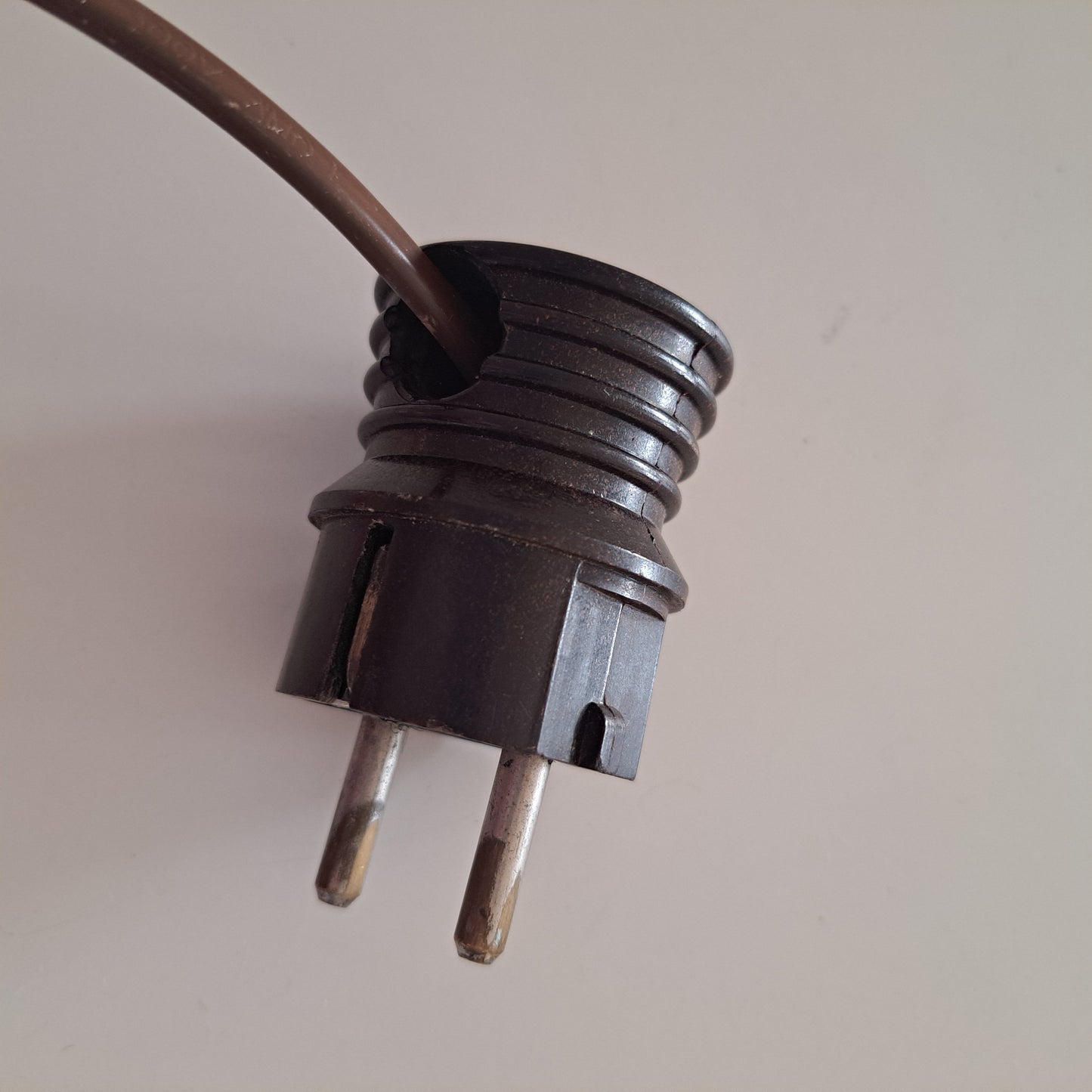 Aris, vintage seinälampetti