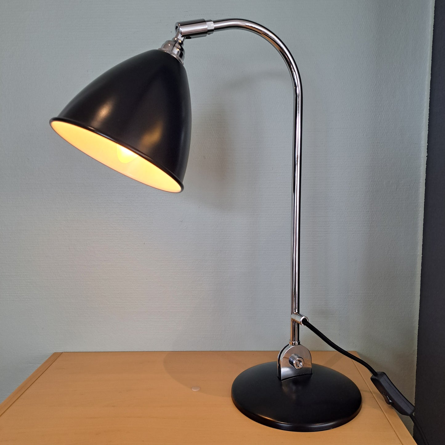 Gubi, Bestlite BL2 pöytävalaisin