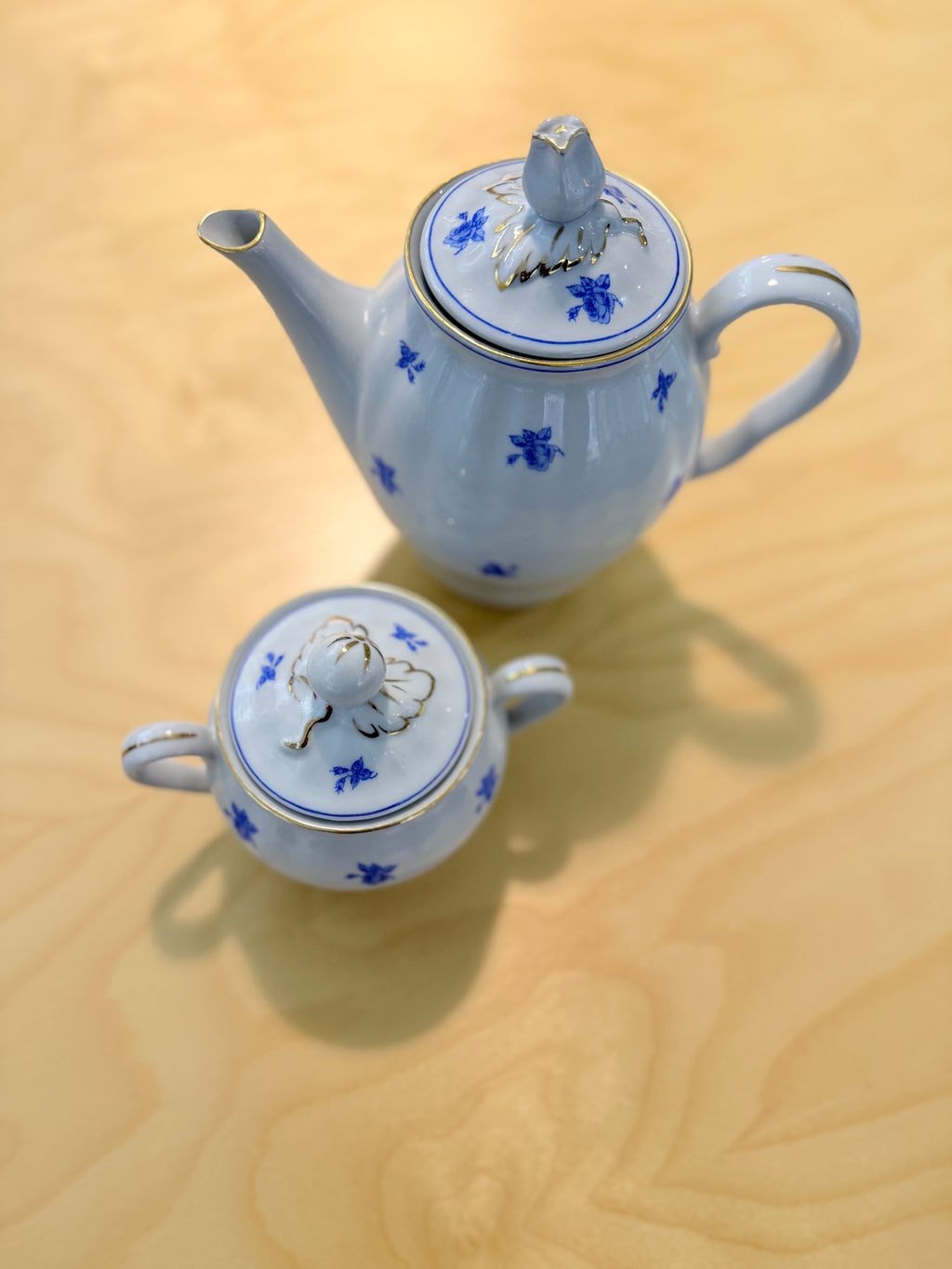 Arabia, coffee pot and sugar bowl