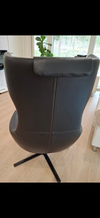 Vitra Grand Repos -lepotuoli ja Ottoman-rahi | Antonio Citterio
