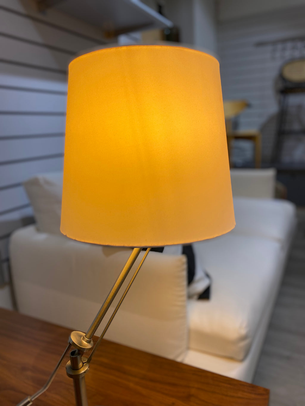 Table lamp