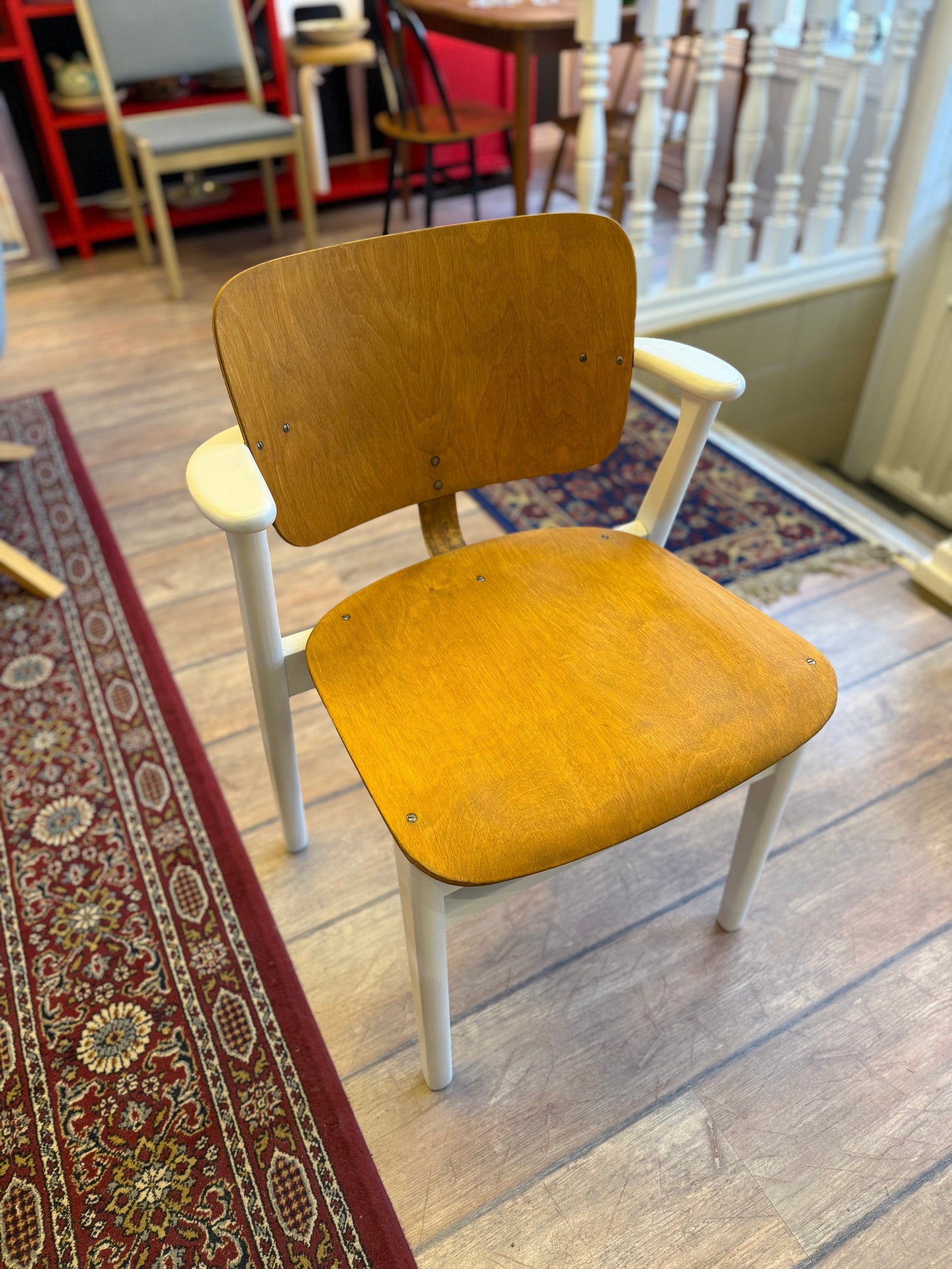 Ilmari Tapiovaara, Domus tuoli