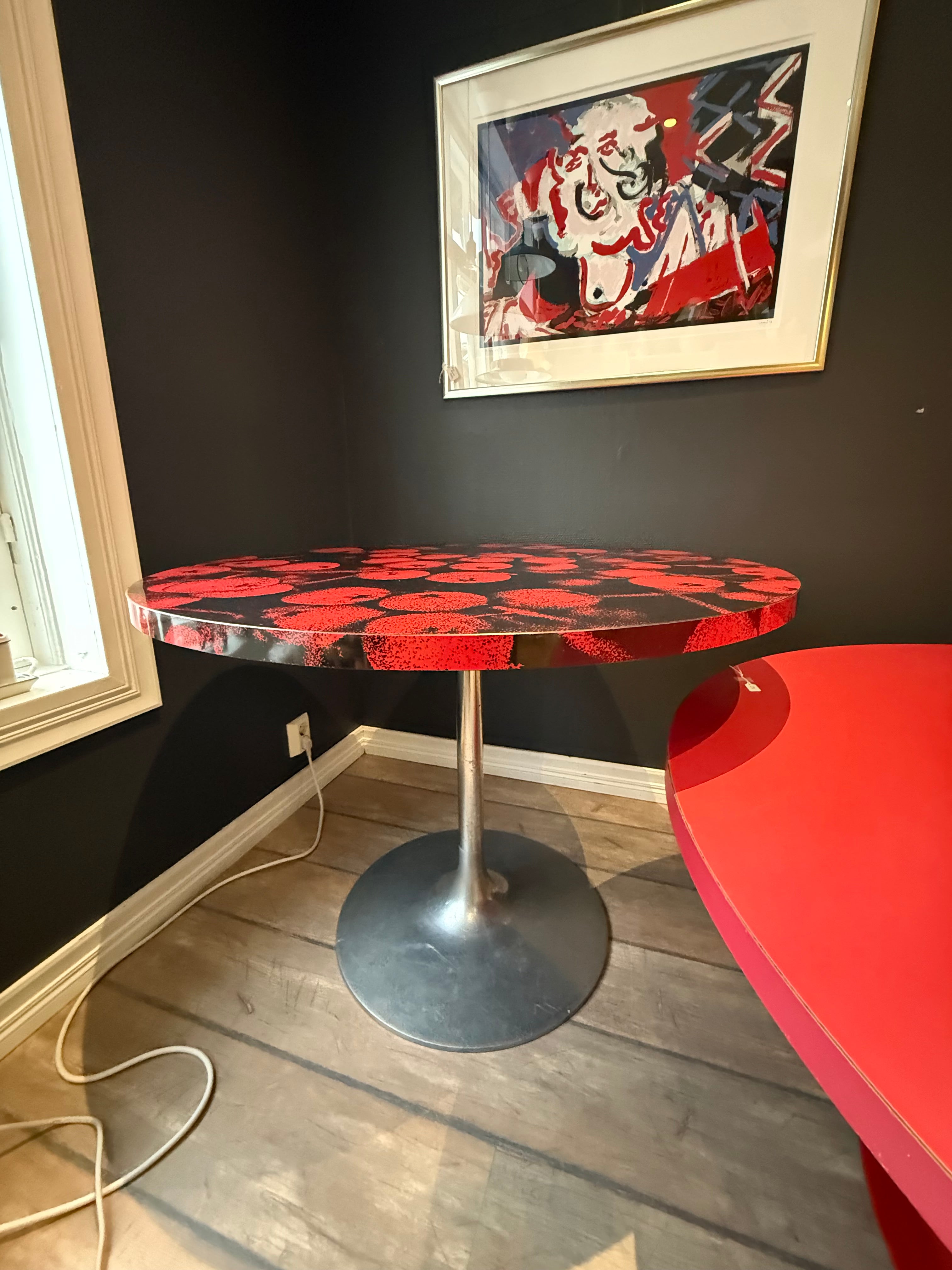 Marimekko, "Pihlajanmarja" vintage ruokapöytä