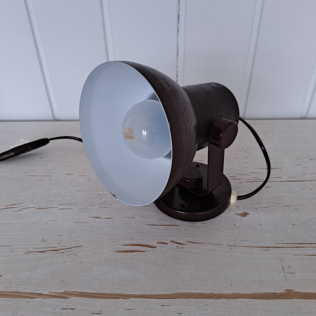 Valinte, retro seinävalaisin