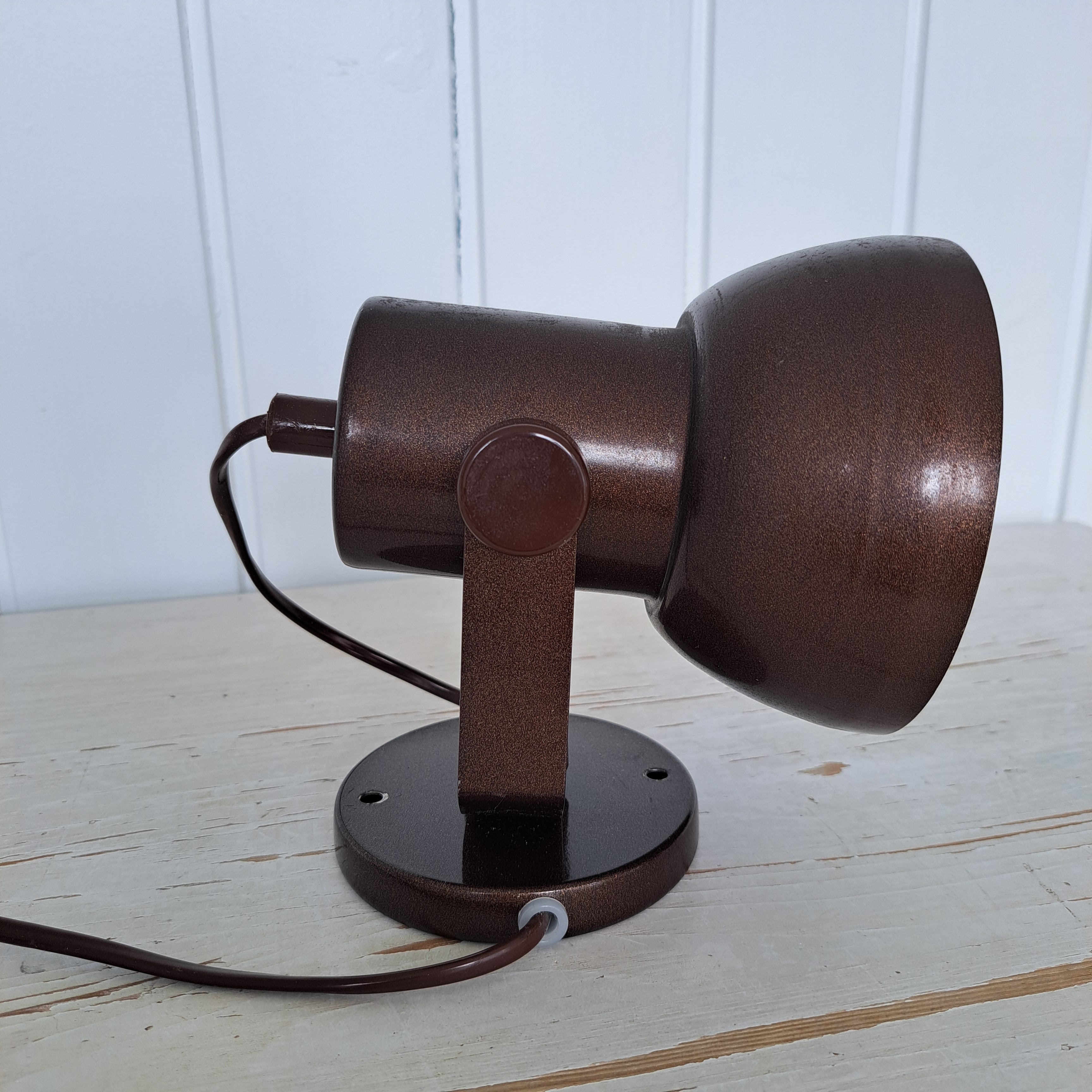 Valinte, retro seinävalaisin