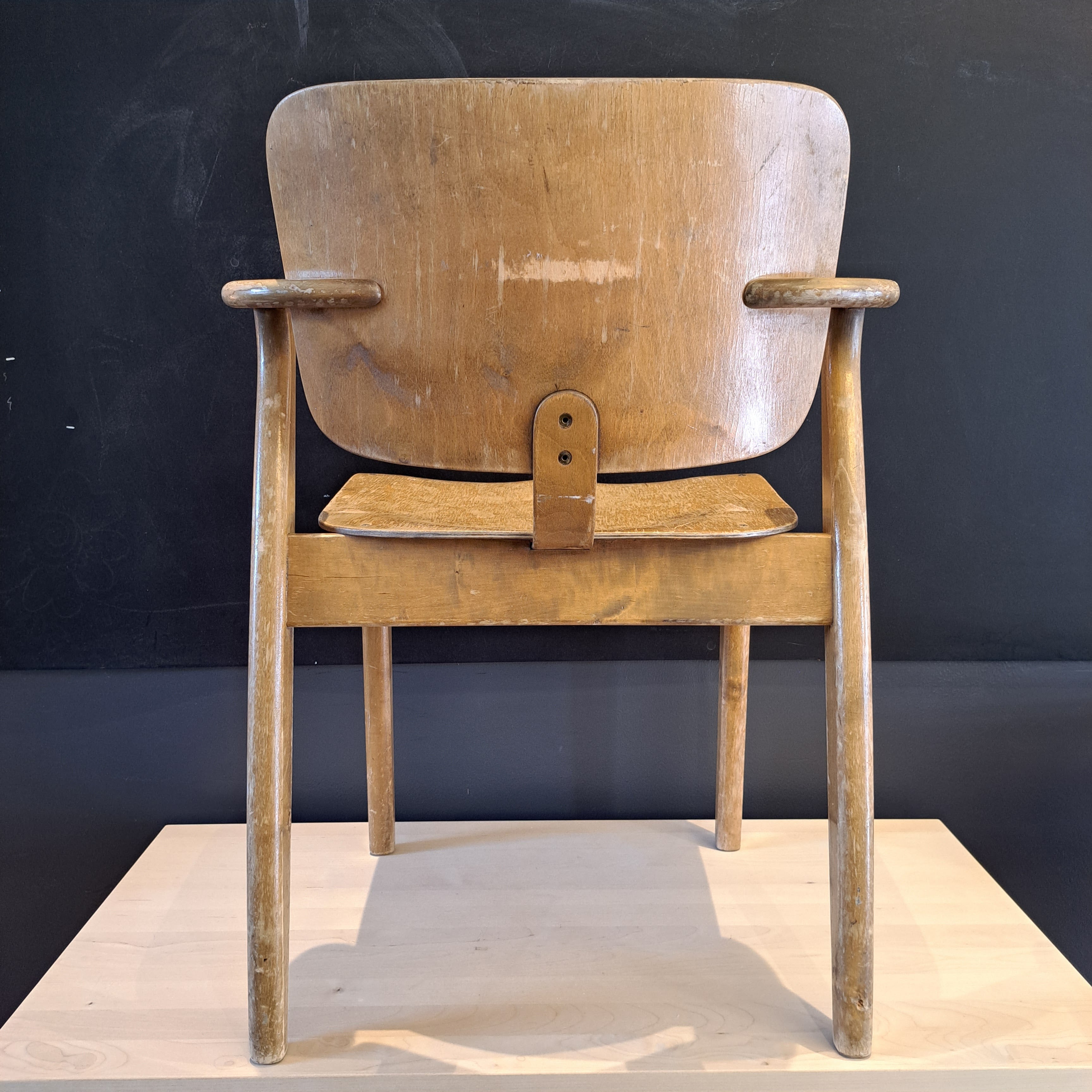 Ilmari Tapiovaara, Domus chair