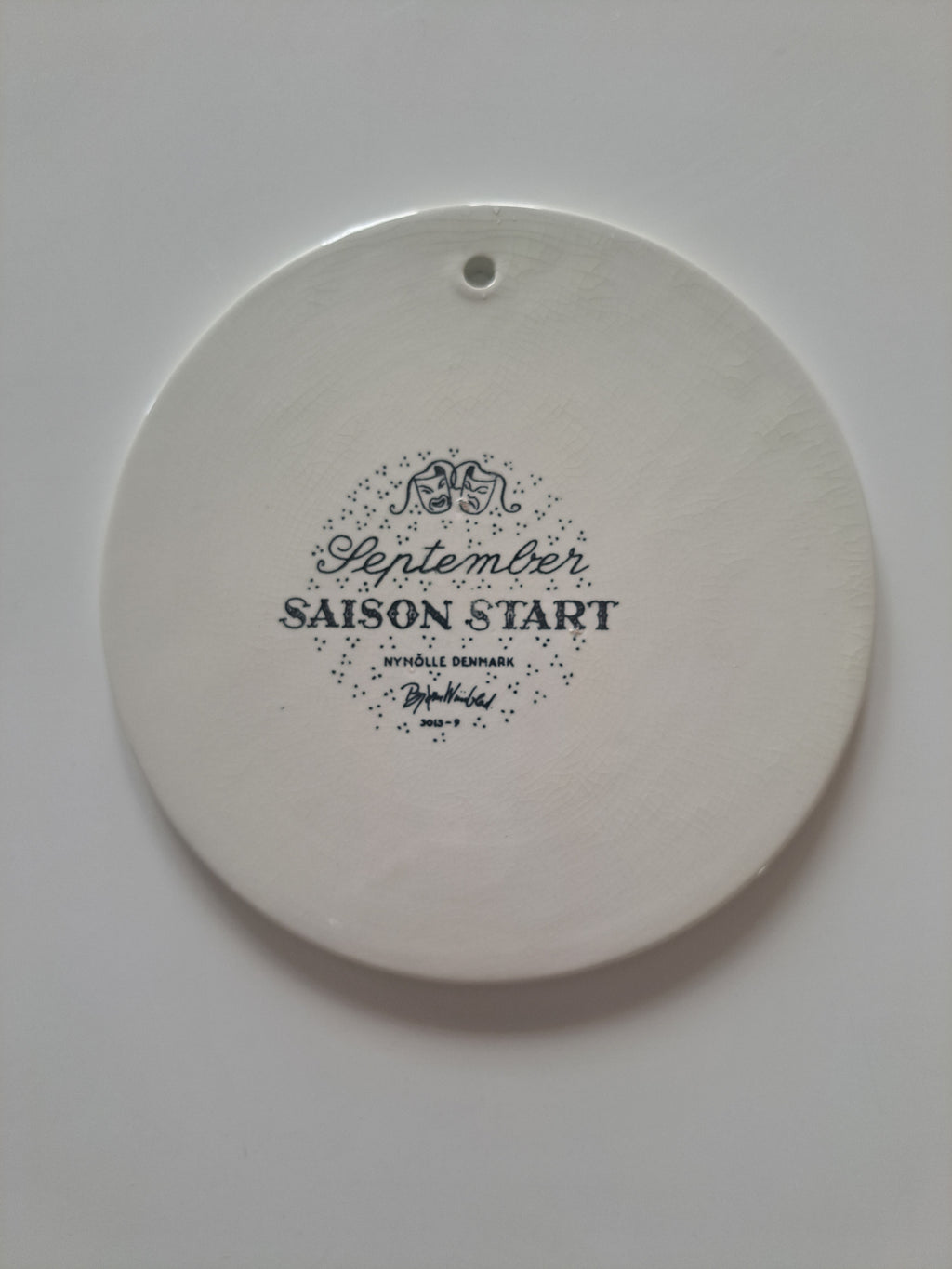 Bjørn Wiinblad September Saison Start -seinälautanen