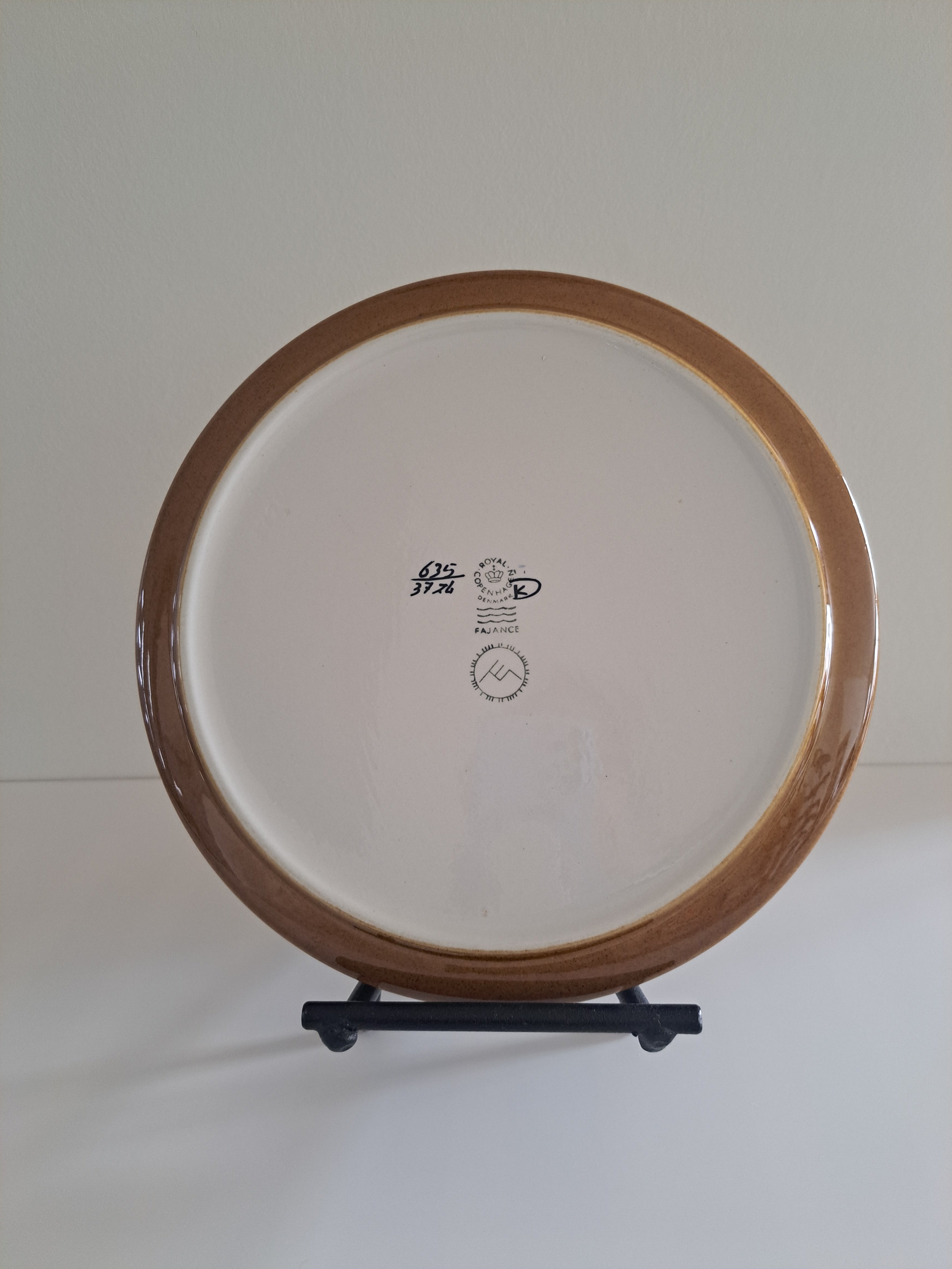 Royal Copenhagen Baca tarjoiluvati