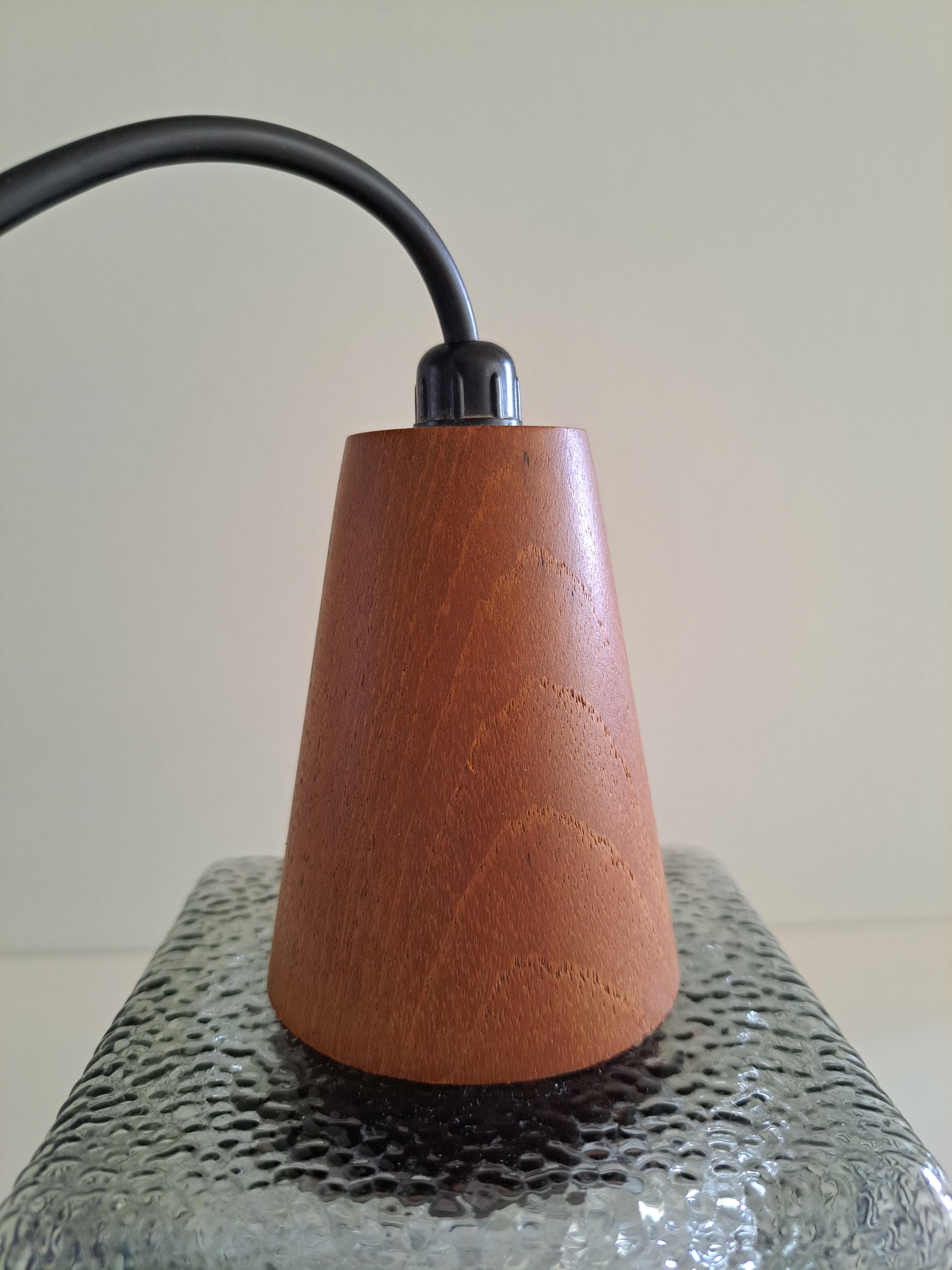 Ruotsalainen teak-riippuvalaisin