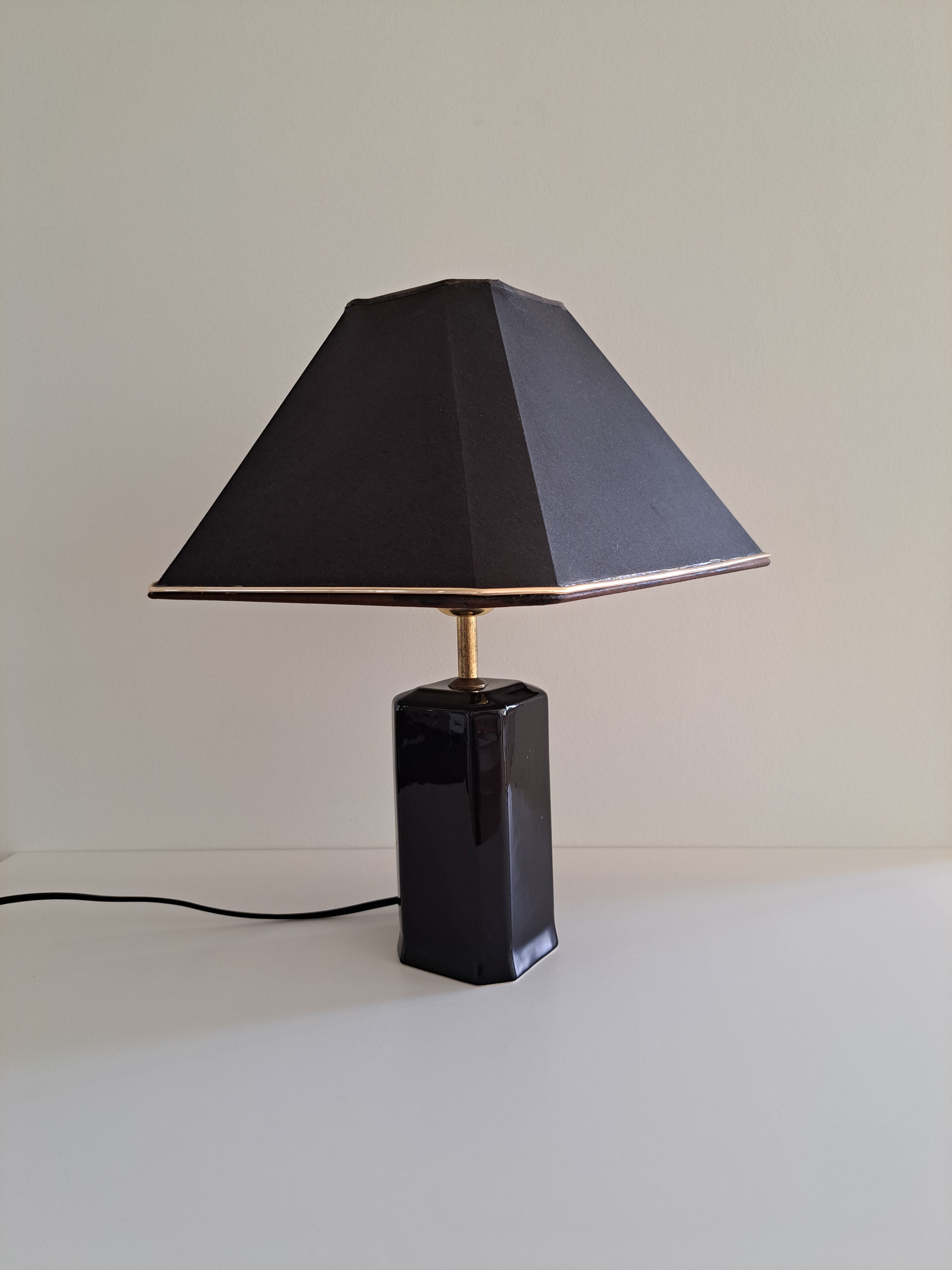 Valaisintukku Products Charmant -pöytävalaisin, musta
